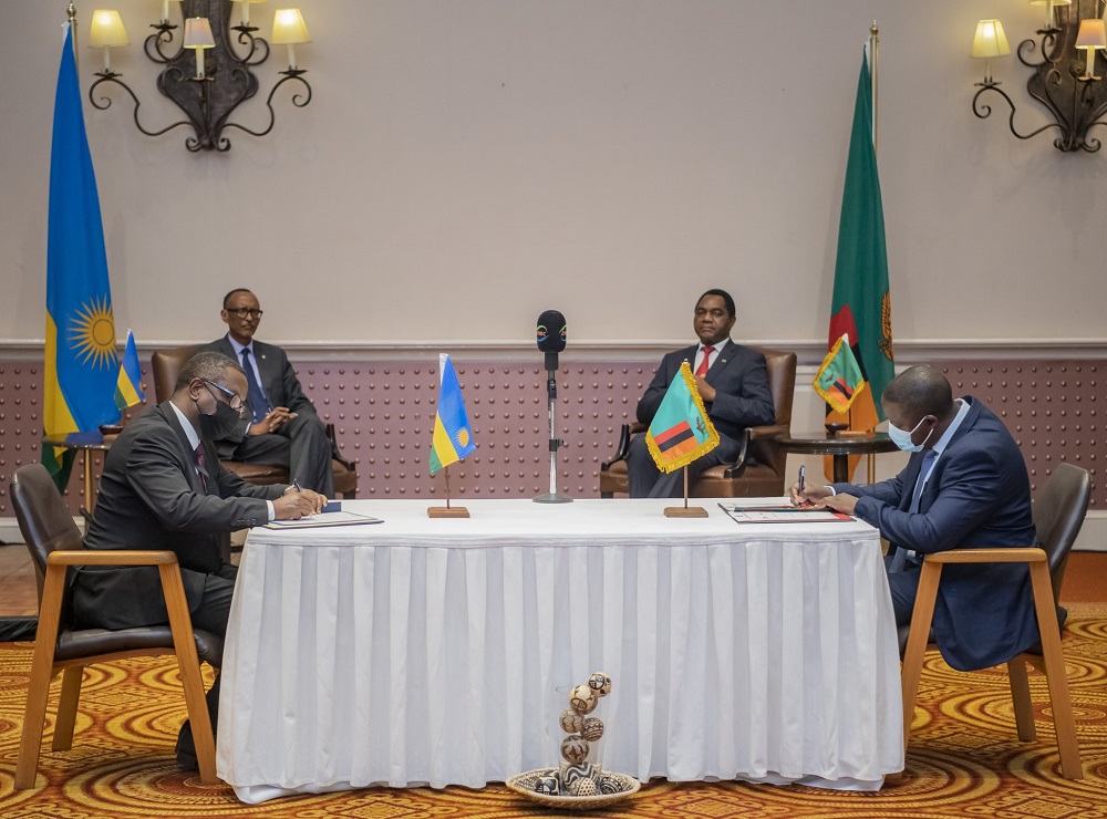 President Paul Kagame and his counterpart of Zambia, Kichilema Hakainde have witnessed the signing of bilateral agreements between Rwanda and Zambia.