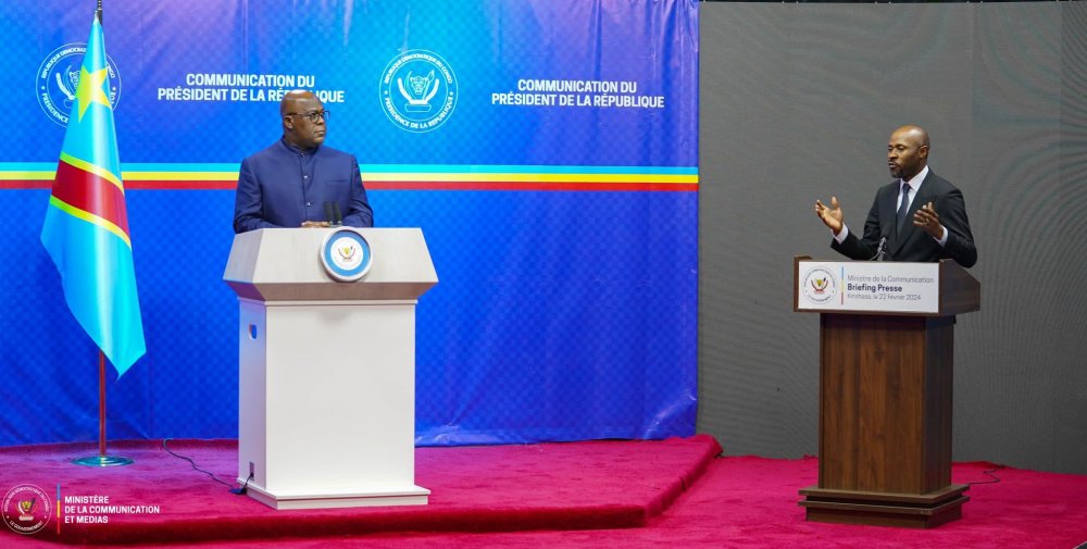 President Tshisekedi, was accompanied by Minister of Communication Patrick Muyaya as he addressed members of the press.  