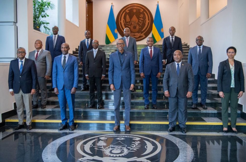 President Paul Kagame yesterday received a delegation from Mozambique led by Carlos Mesquita, Minister of Industry and Commerce. 
