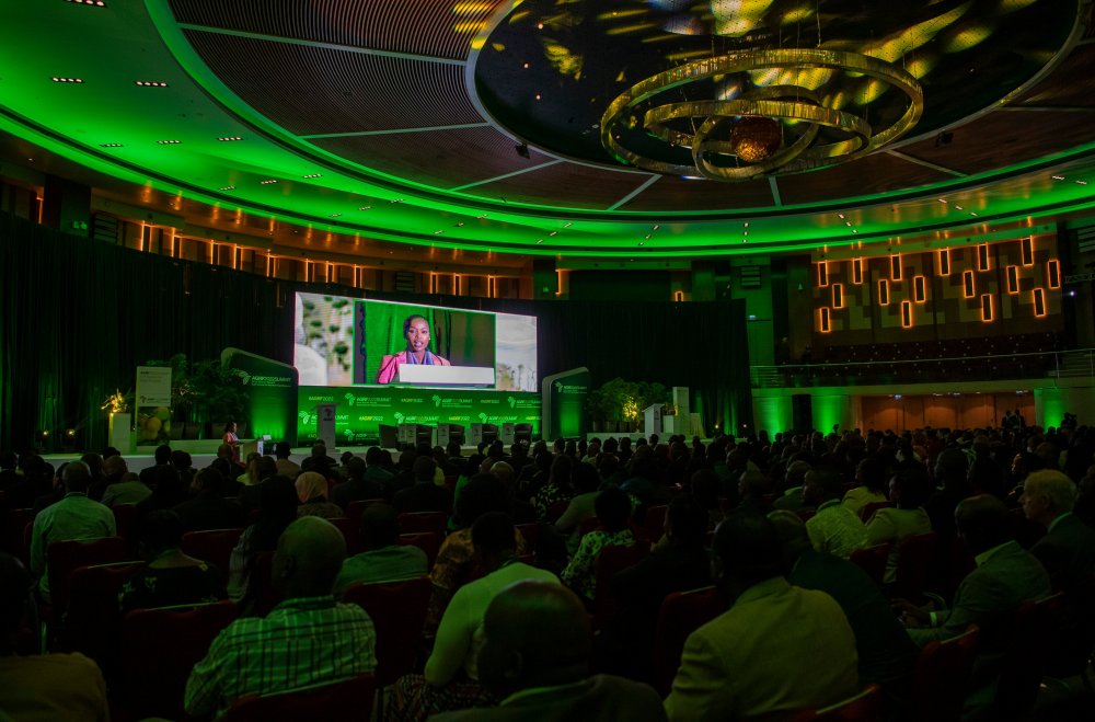 The summit brought together over 3000 participants. 
