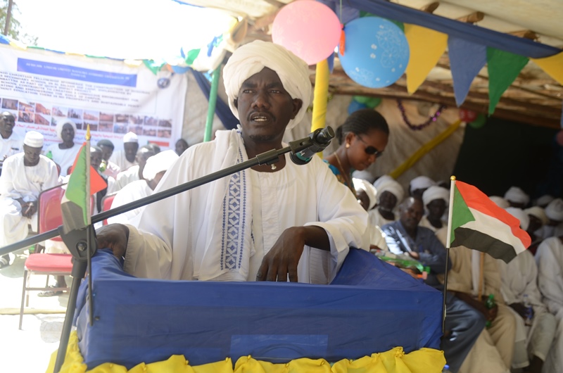 The Director of the School Adam SULEIMAN RIZIQ thanking the Rwanbatt50 and UNAMID Christian Fellowship for their contribution