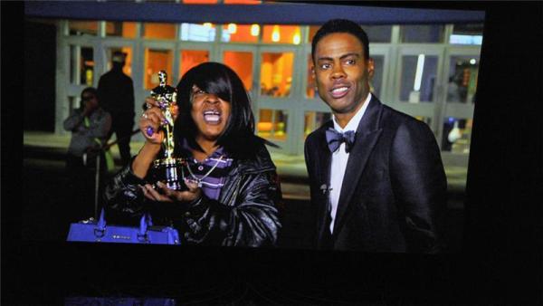 Chris Rock used humour to handle the controversy over a lack of diversity at the Oscars