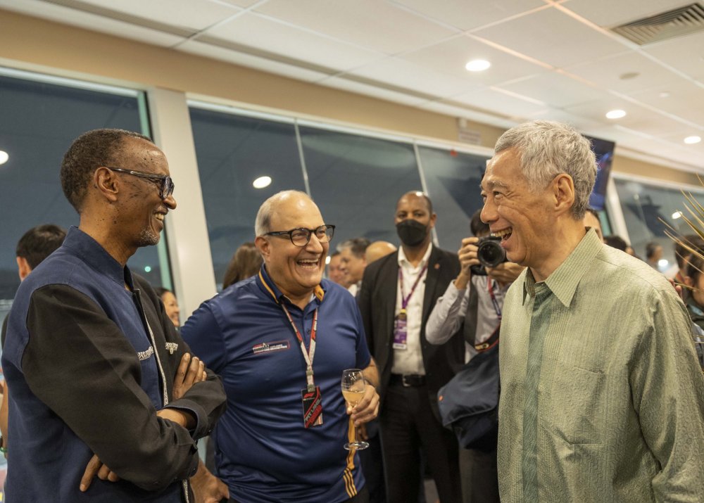 President Kagame has attended a dinner hosted by Singaporean Premier, Loong. 