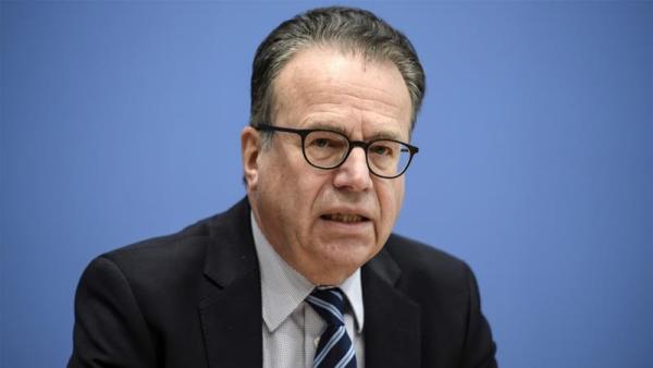 De Maiziere said about 280,000 new asylum seekers arrived in 2016