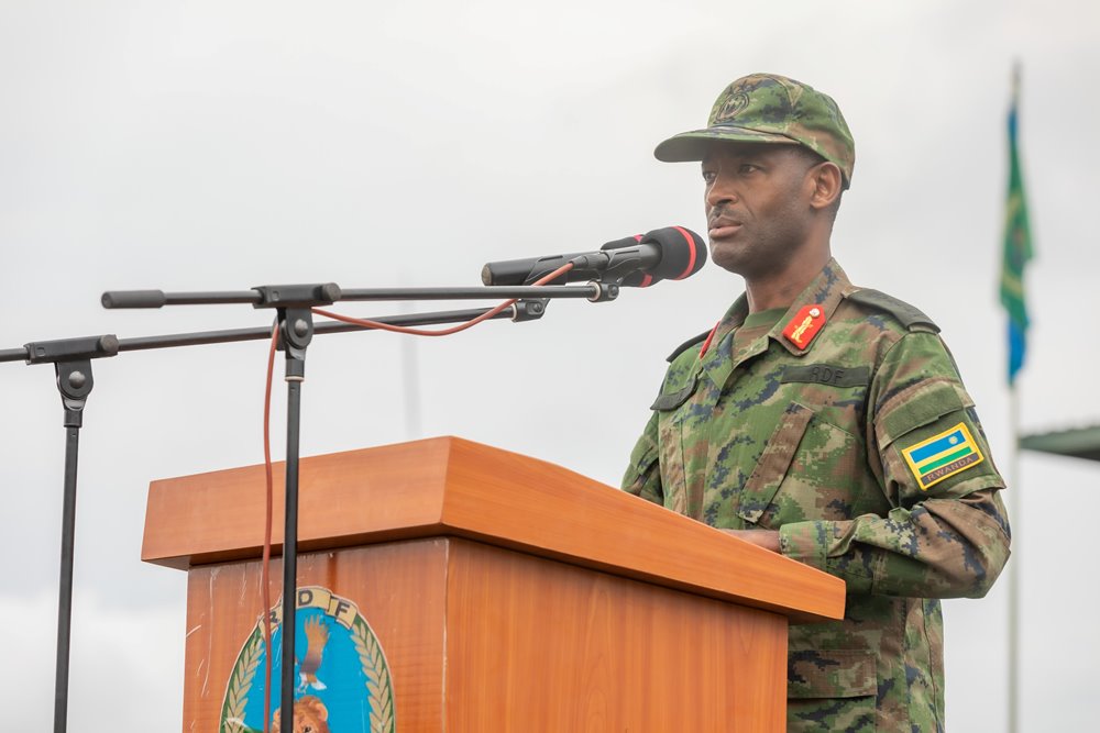 The Army Chief of Staff thanked the young soldiers for the good choice made to join the RDF family. 