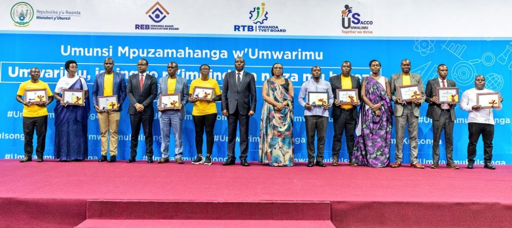 Outstanding teachers were also awarded during the ceremony. 