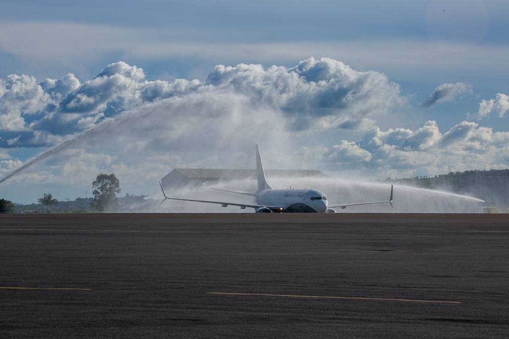 The Boeing B737-800SF was welcomed with water cannon salute upon arrival at Kigali International Airport. 