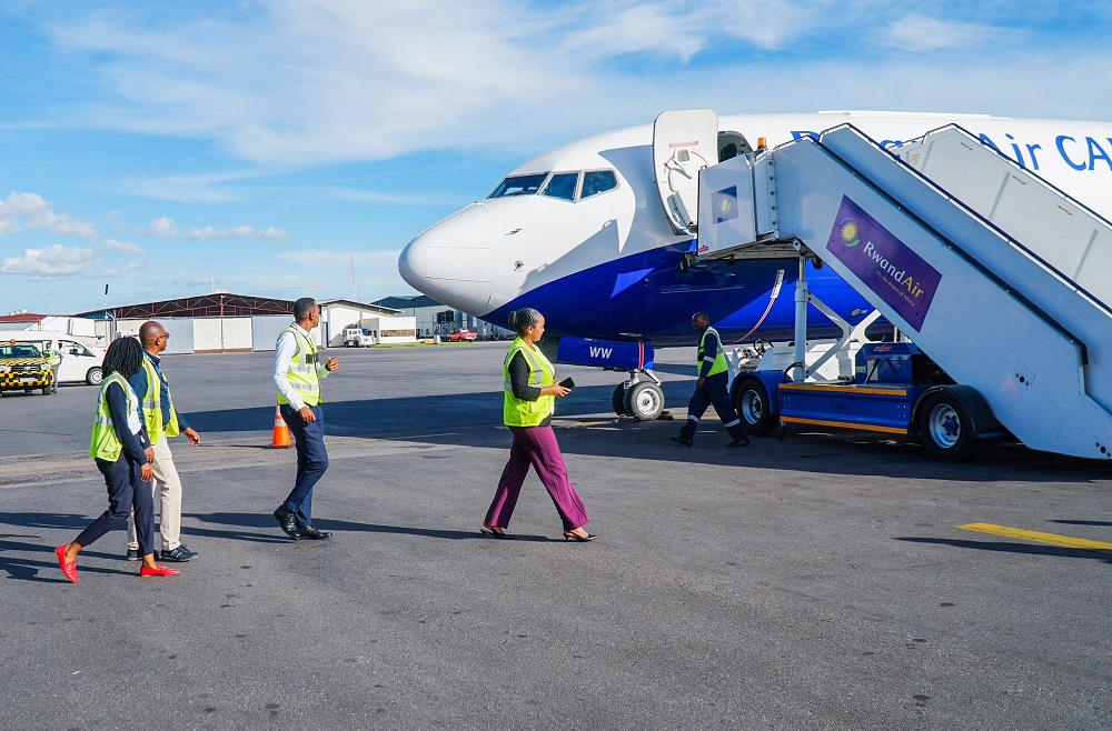 The CEO of RwandAir, Yvonne Makolo welcomed the cargo aircraft. 