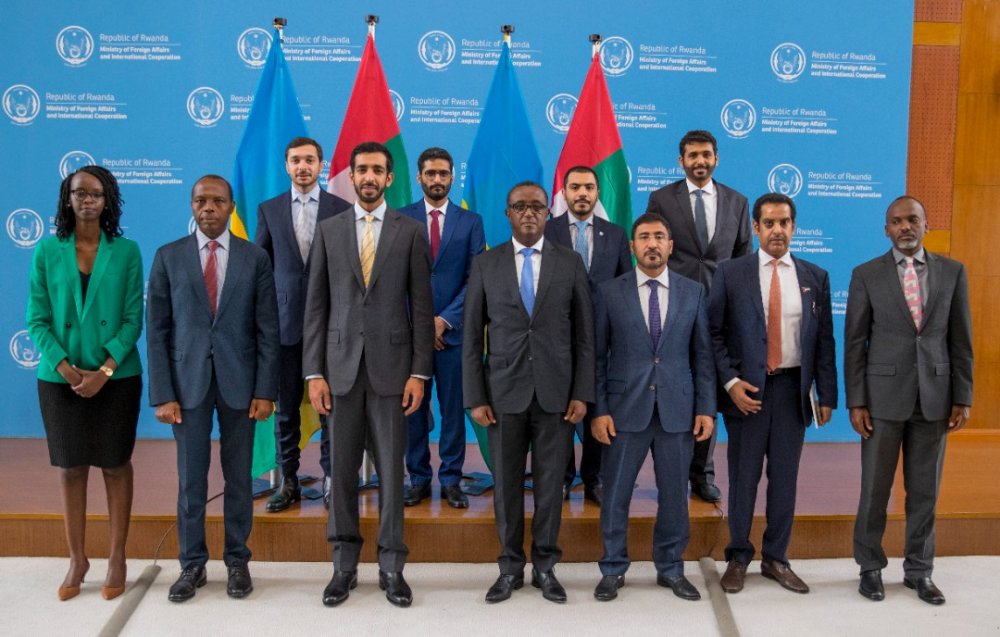 Delegates from both countries in a group photo after holding discussions. 