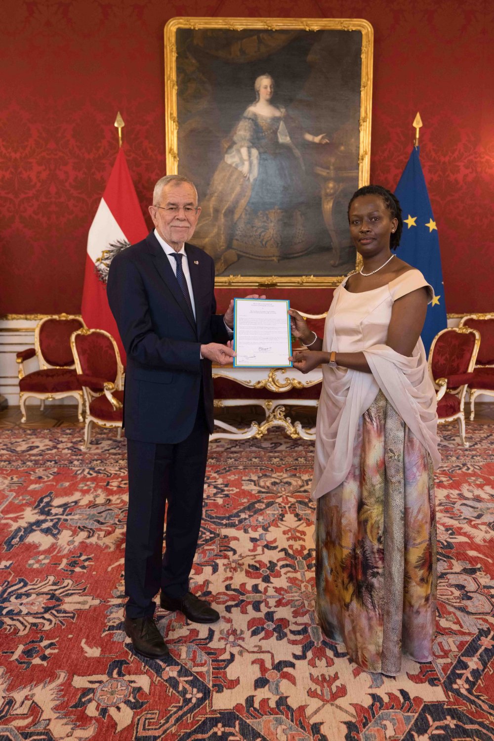 Amb. Rwakazina presenting credentials to the President of Austria.