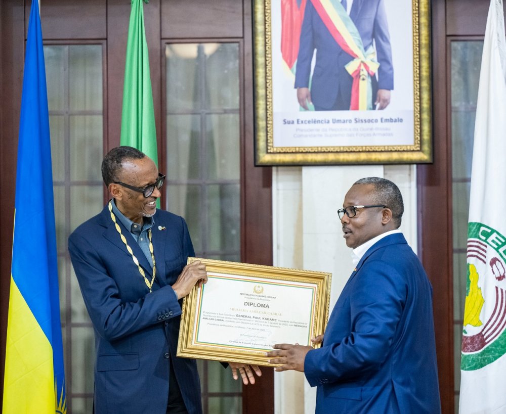 During the visit, President Kagame was bestowed with the Amílcar Cabral Medal, the highest distinction in Guinea-Bissau. 