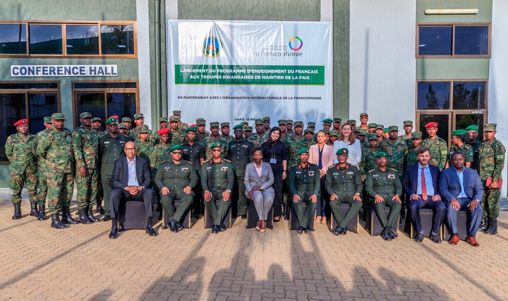 Participants of the event in a group photo. 