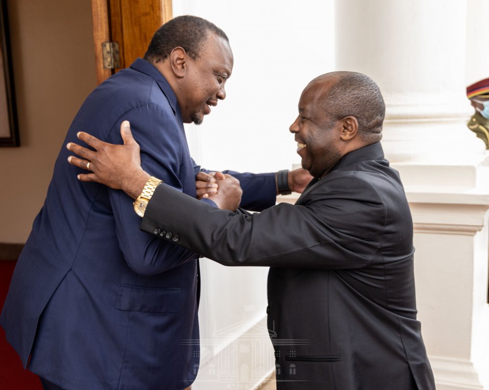 President Ndayishimiye (right) greeting Kenyatta. He recently announced that his country is ready to send troops to restore peace in eastern DRC. 