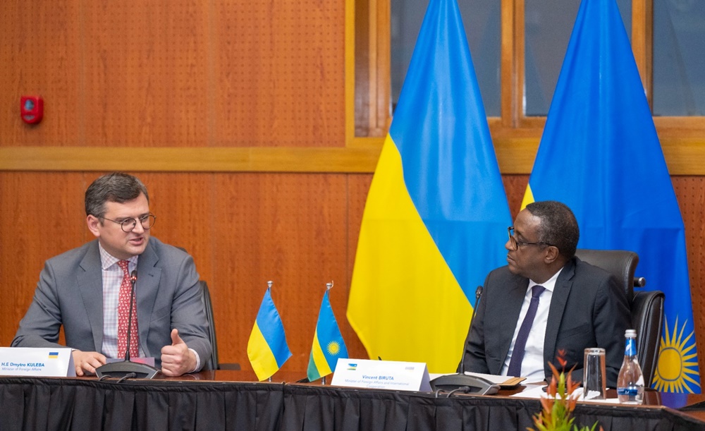 Minister Biruta during discussions with his counterpart of Ukraine. 
