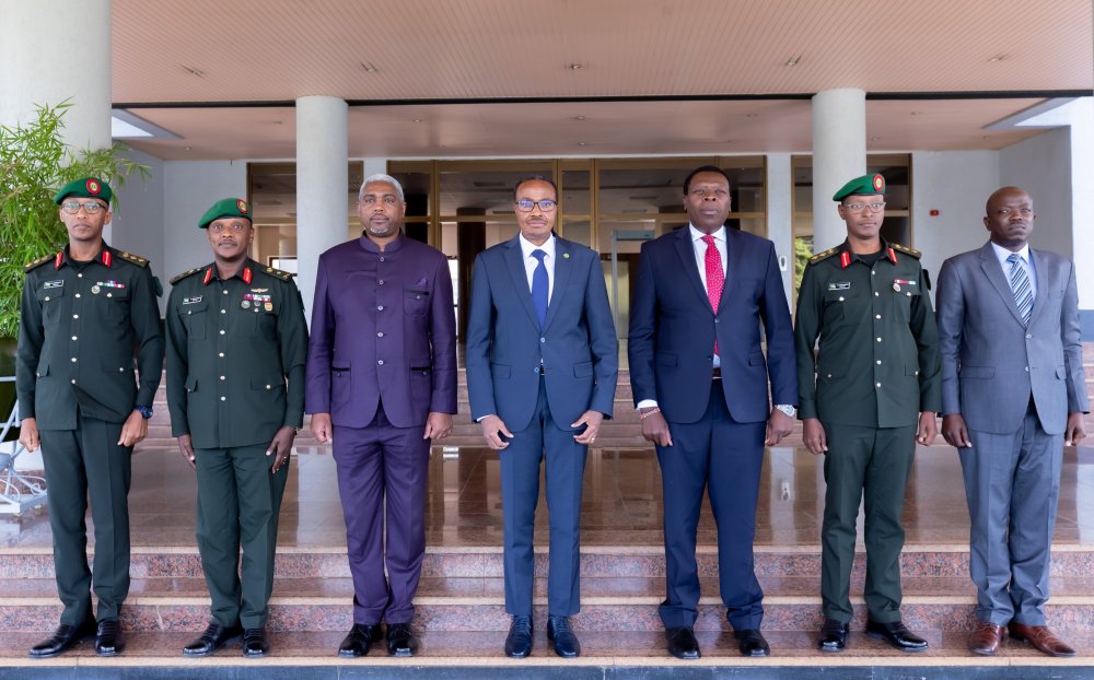 Delegates from both countries in a group photo after holding talks. 