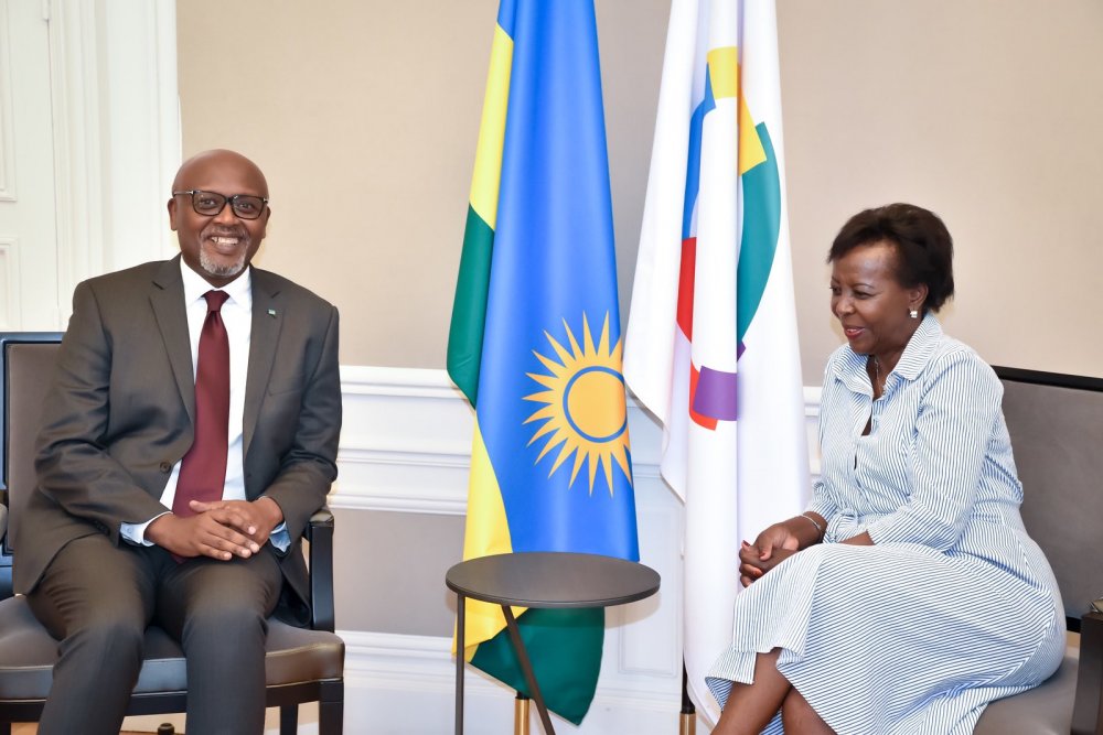 Amb. Nkulikiyimfura also held talks with the Secretary-General of OIF. 