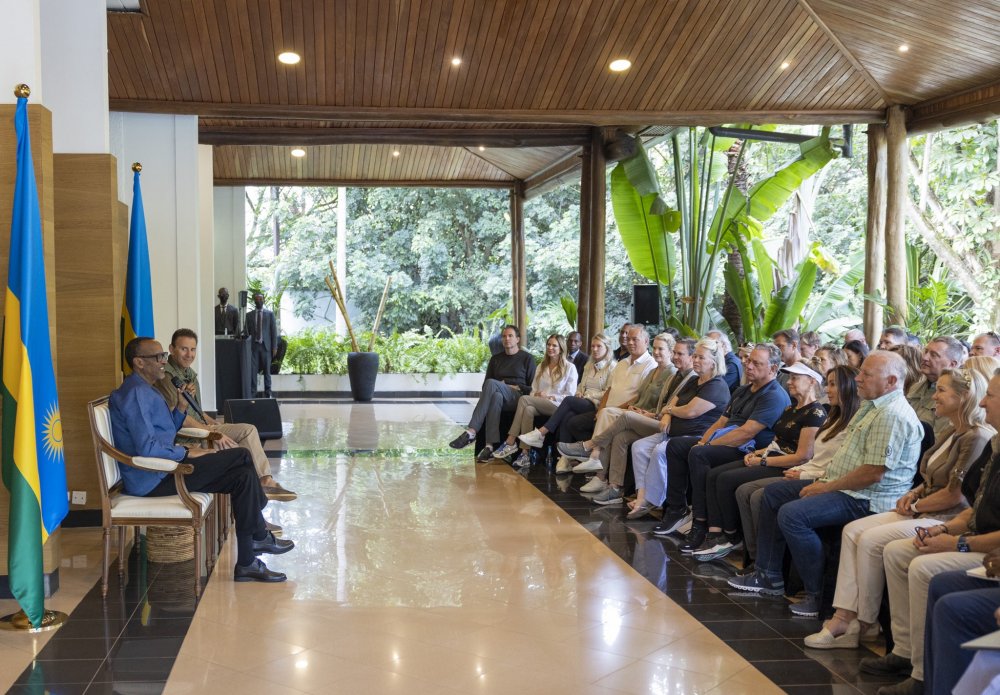 The delegation from YPO interacting with President Kagame.  
