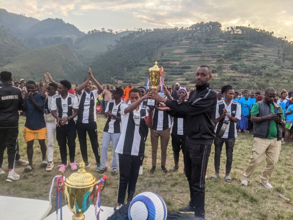 In the women’s category, Mahembe Sector’s team won the Nyungwe Conservation Cup after defeating Kivu Sector’s team 2–0