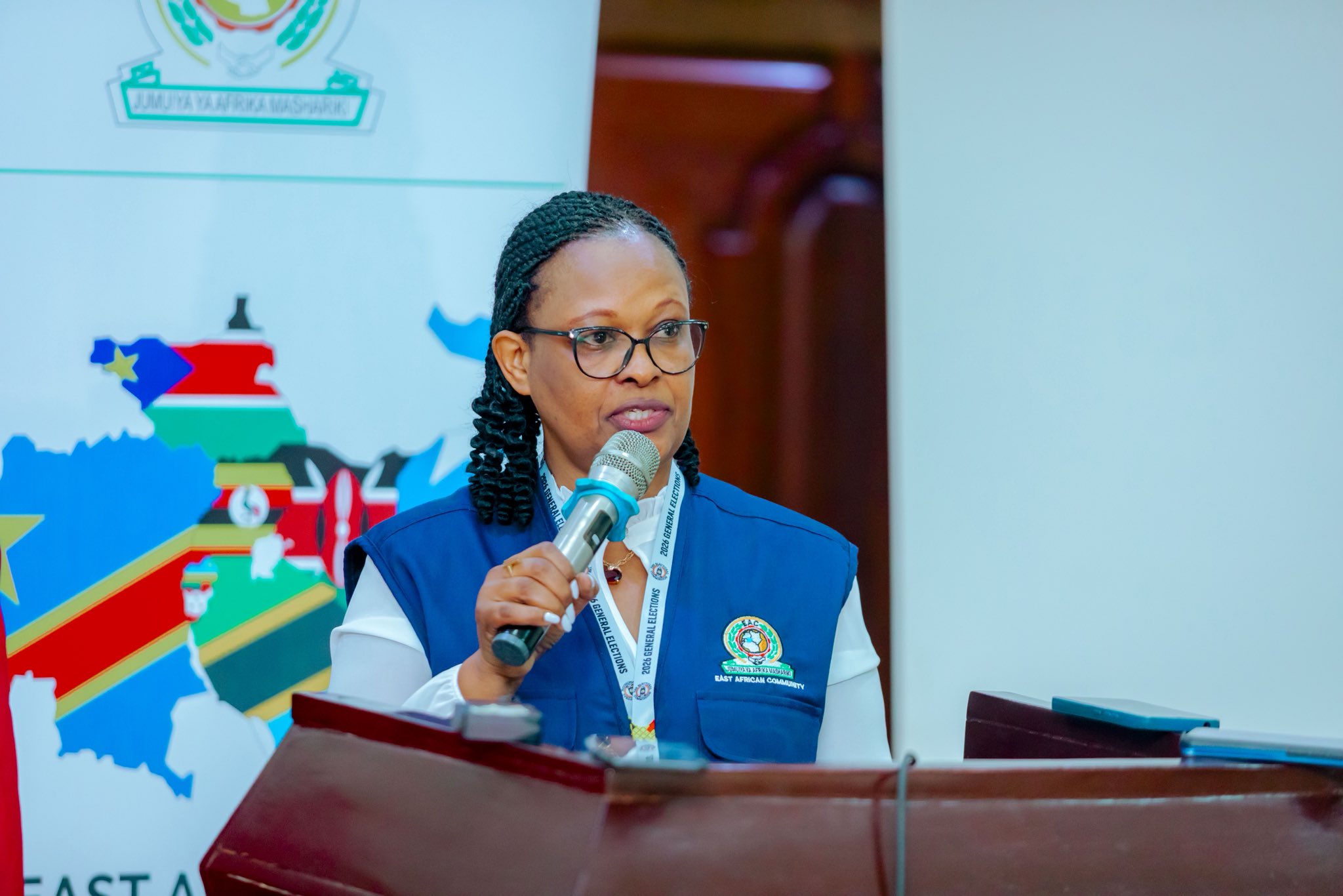 The EAC Secretariat flagged off the mission to observe the electoral process in the Republic of Uganda on Tuesday, January 13. The mission comprises a delegation of 61 observers drawn from EAC Partner States and the EAC Secretariat.