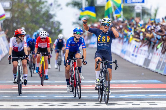 Spain struck gold in Kigali as 18-year-old Paula Ostiz Taco delivered a perfectly timed sprint to capture the UCI Women’s Junior Road Race world title.