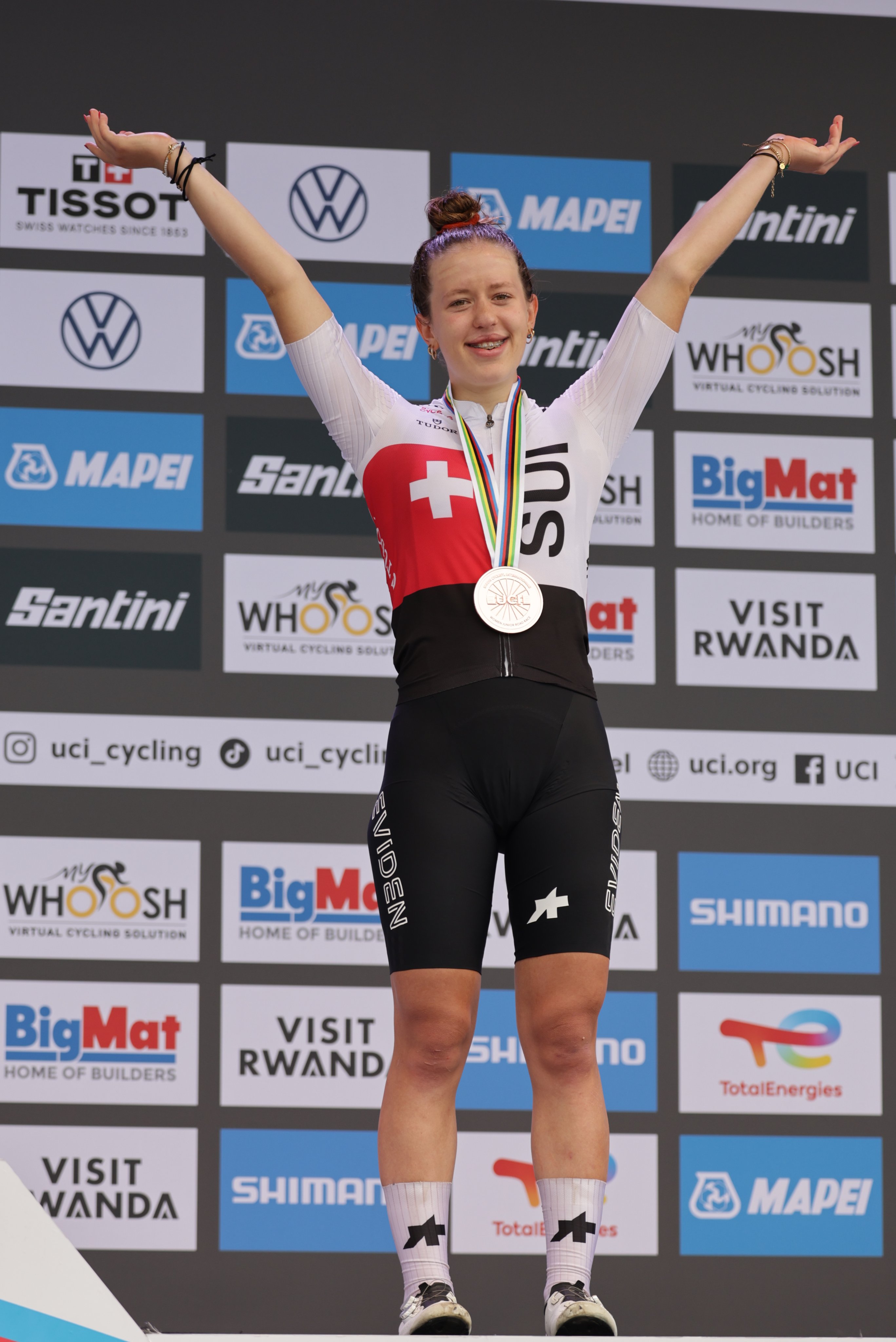 Switzerland’s Anja Grossmann settled for bronze.