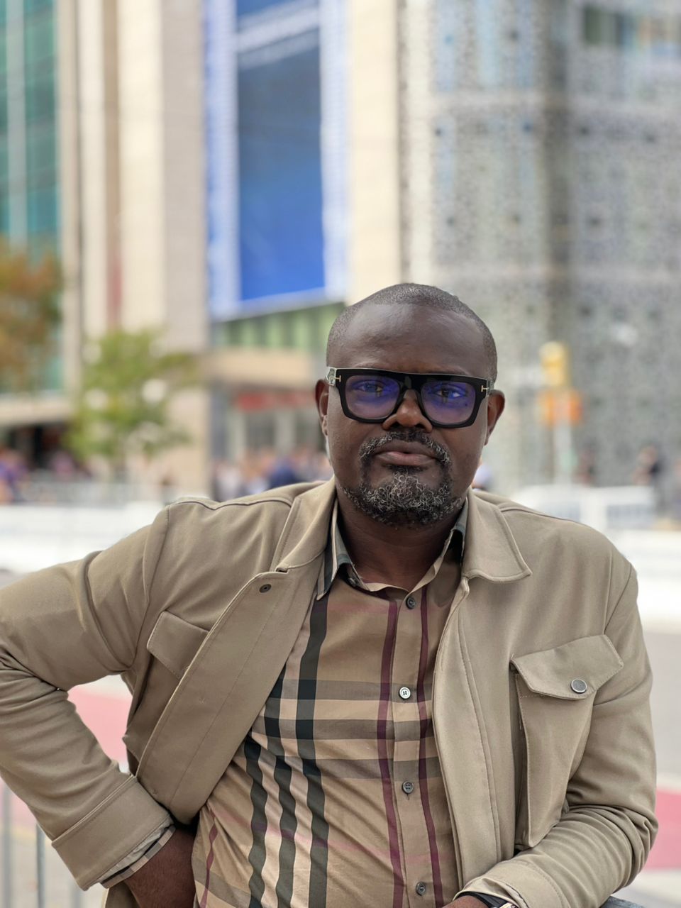 RTNC media personality Yves Abdallah Makanga has drawn widespread condemnation after calling on doctors to commit violent acts against leaders of the AFC/M23 alliance and their families.