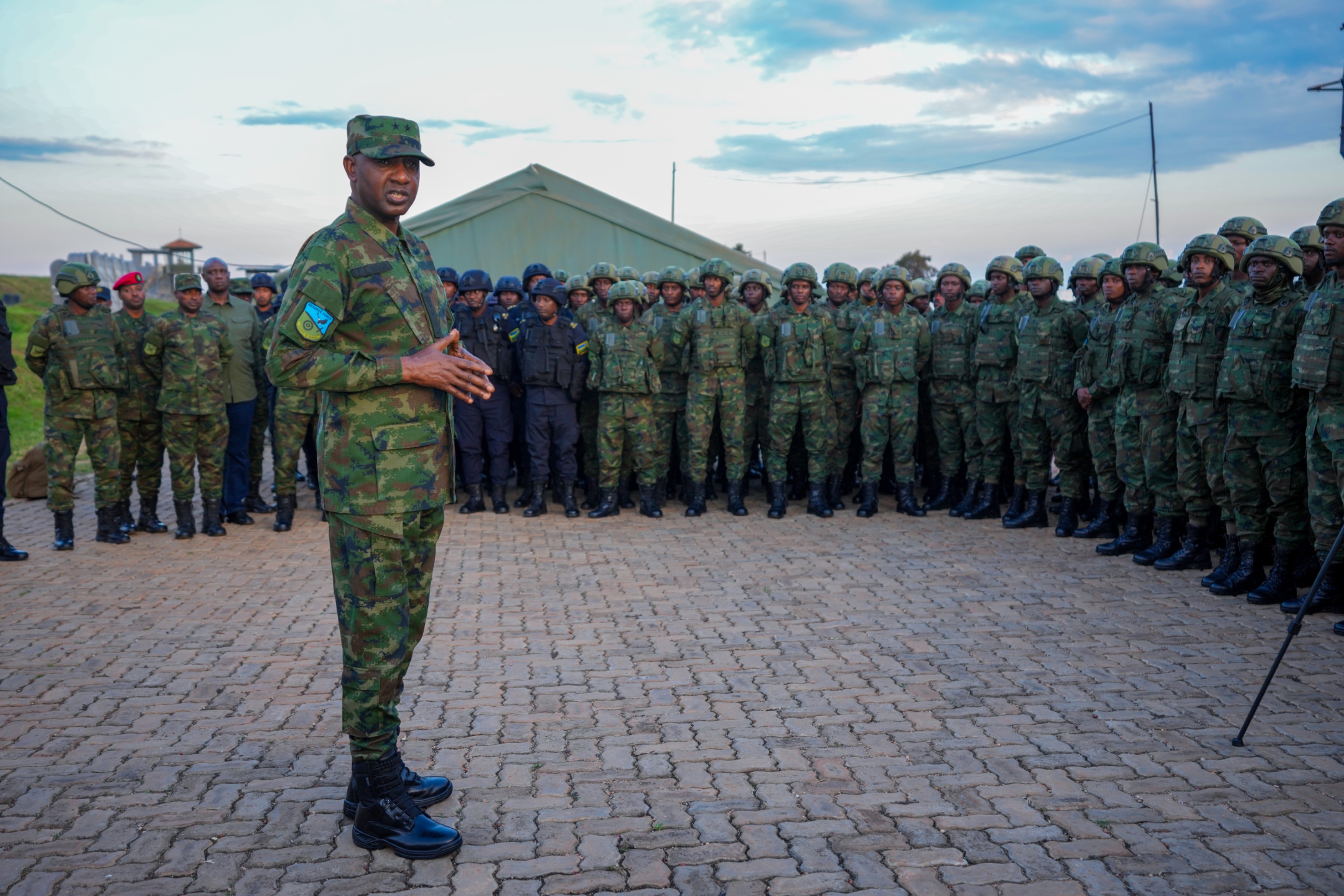 Addressing the troops, Major General Kagame commended their dedication, professionalism, and resilience in the face of operational challenges.