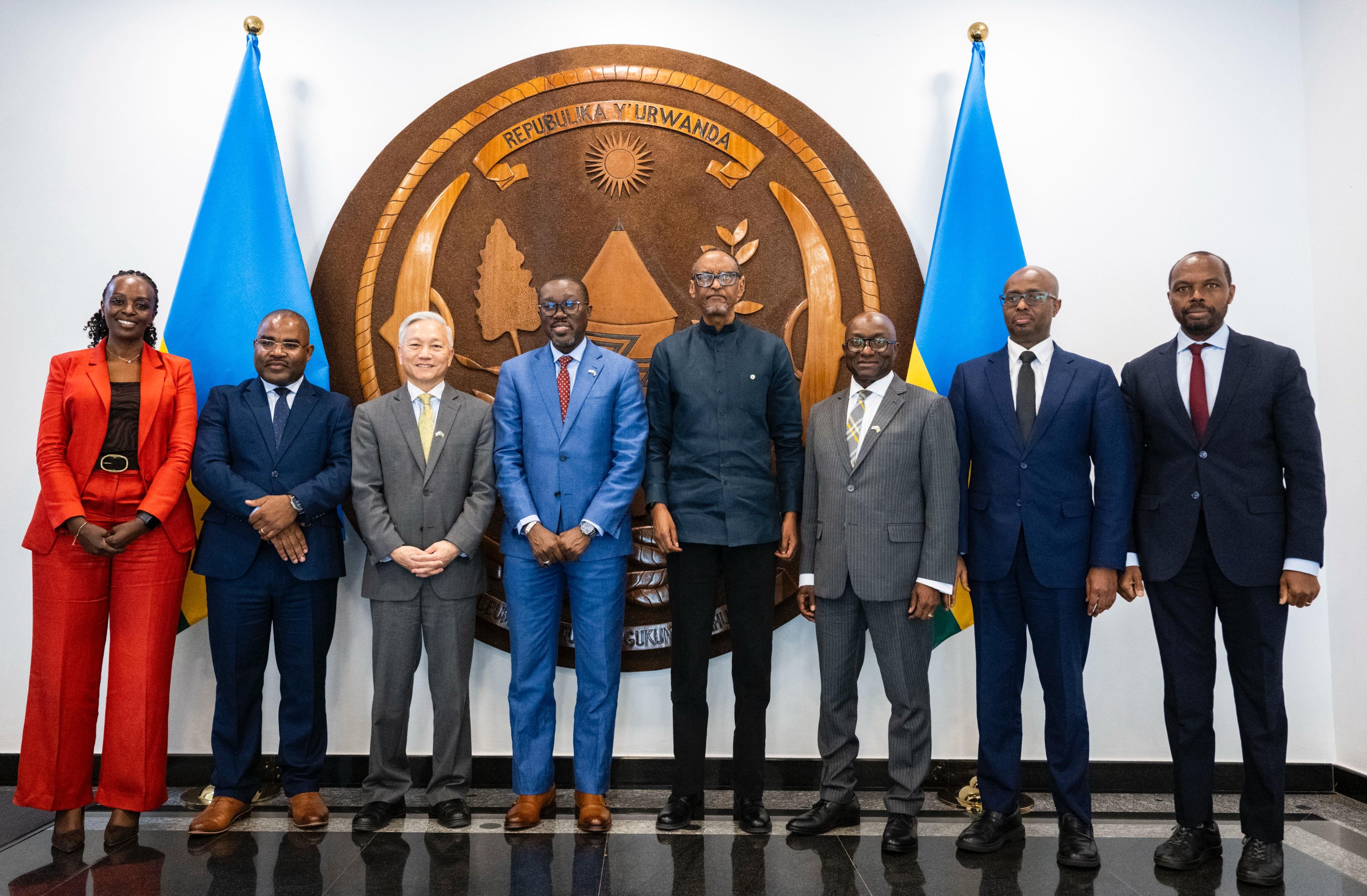President Kagame met with a World Bank delegation led by Ndiamé Diop at Urugwiro Village on Wednesday, 19 November 2025.