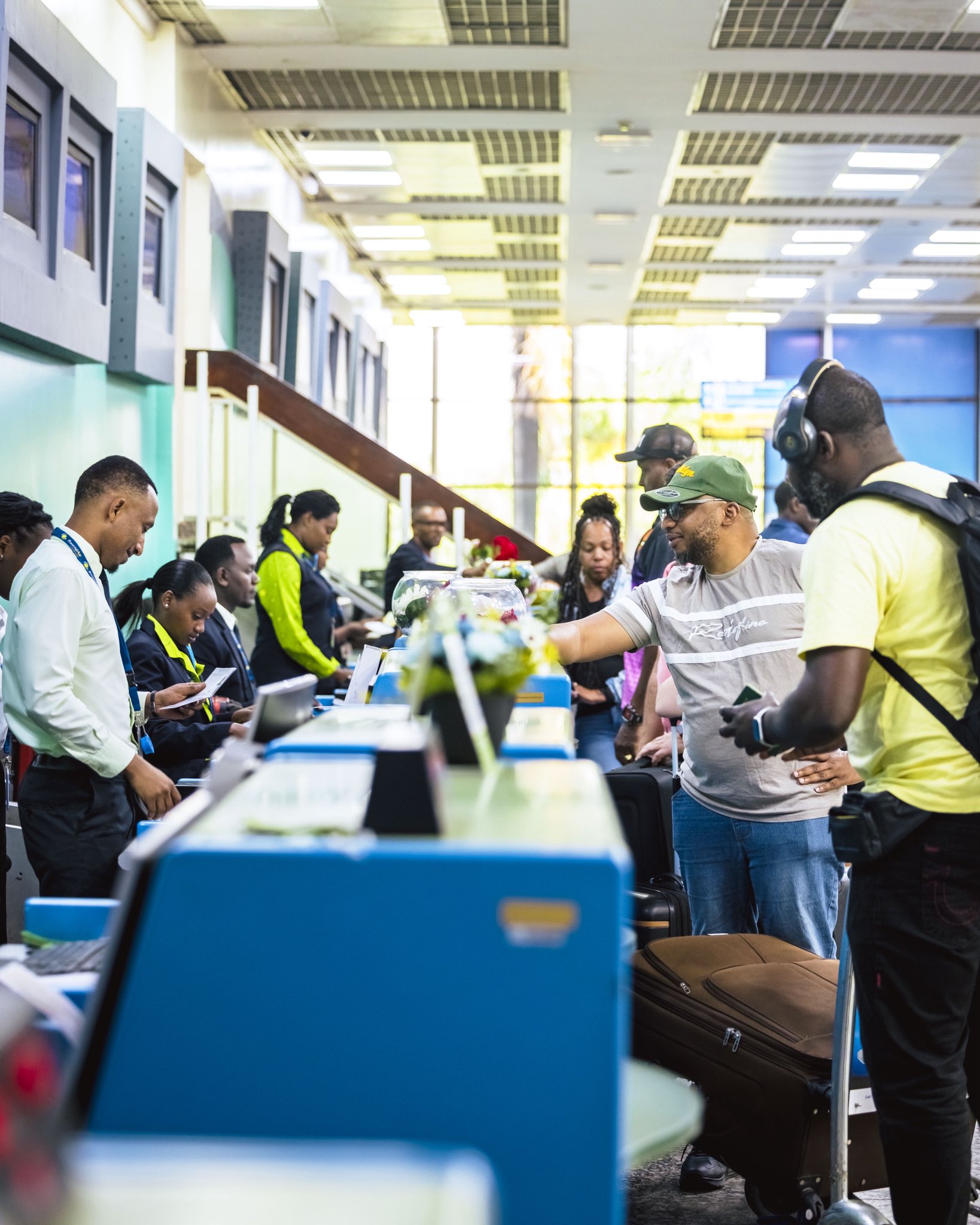 The new service, which begins just ahead of the holiday season, operates four times a week, on Mondays, Wednesdays, Fridays, and Sundays.
