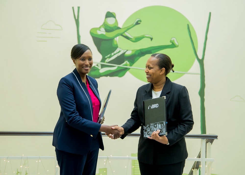 Kampeta Pitchette Sayinzoga (right) has officially handed over leadership to Stella Rusine Nteziryayo (left).