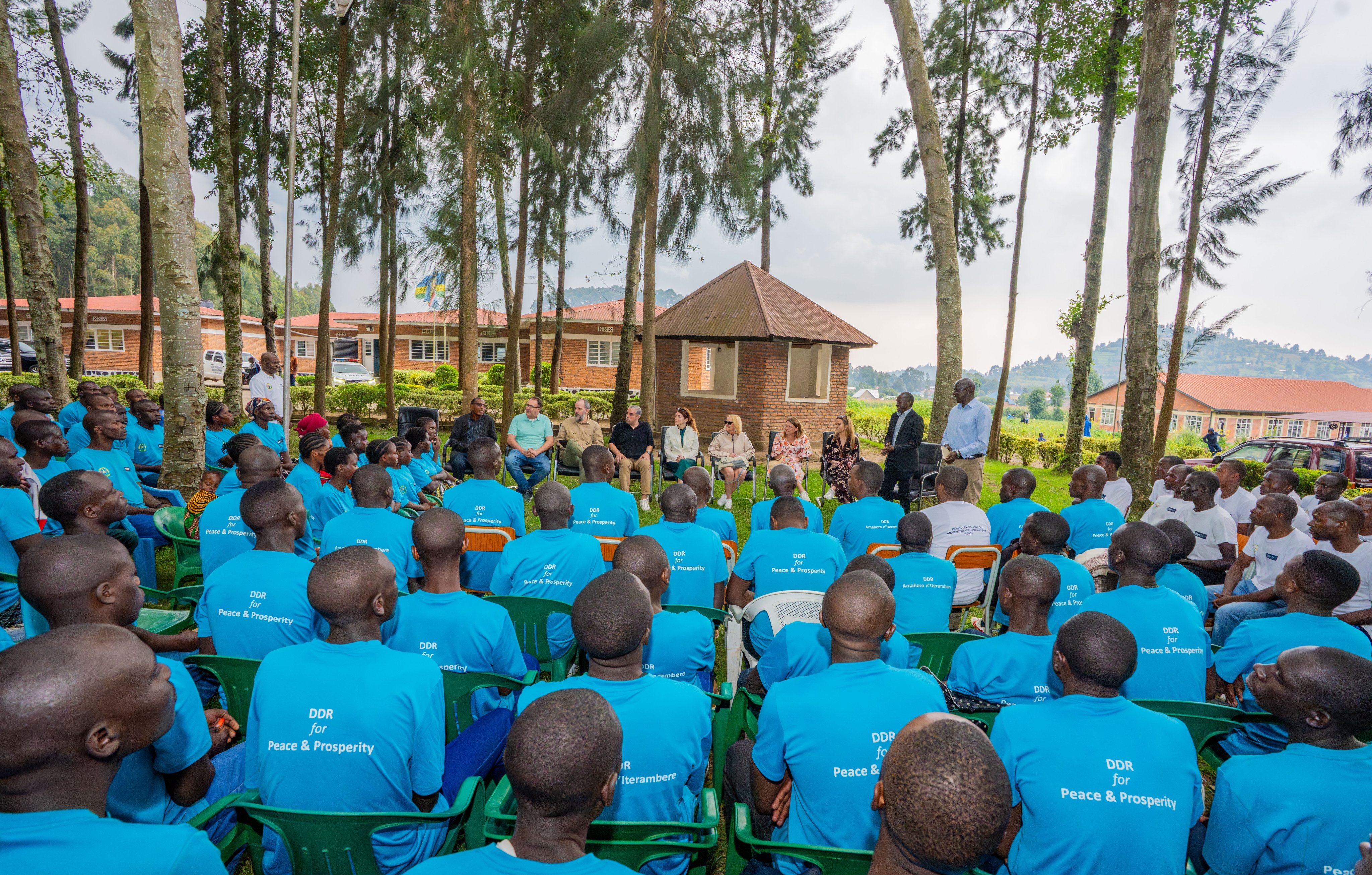 During the visit, the delegation met former combatants of the FDLR militia who voluntarily repatriated and renounced armed struggle.