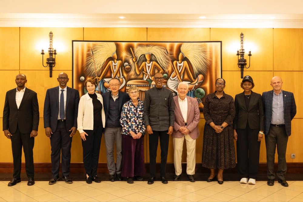 President Kagame and First Lady Jeannette Kagame have hosted UGHE leadership for dinner.