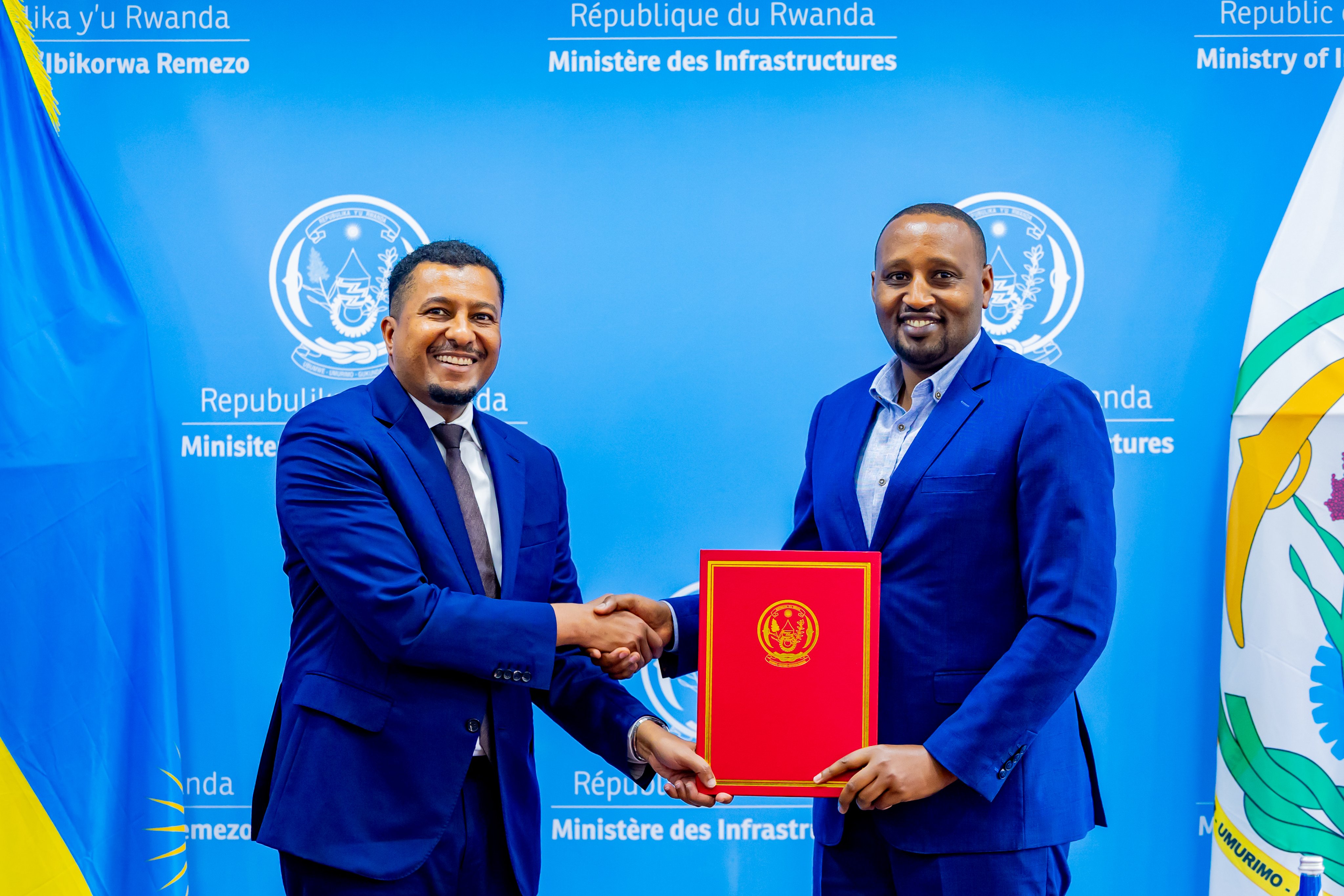 The MoU was signed by Mohamed Daghar, Kenya’s Principal Secretary for Transport, and his Rwandan counterpart Canoth Manishimwe, on behalf of the two countries. Both officials emphasised the MoU’s impact on regional trade.
