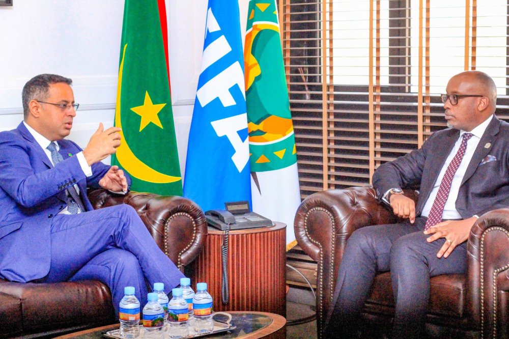 The partnership agreement was signed by the president of the two institutions, Ahmed Yahya and Fabrice Shema Ngoga on Thursday, January 22 at the headquarters of the Mauritanian Football Federation after a three-day working visit which started on January 20.