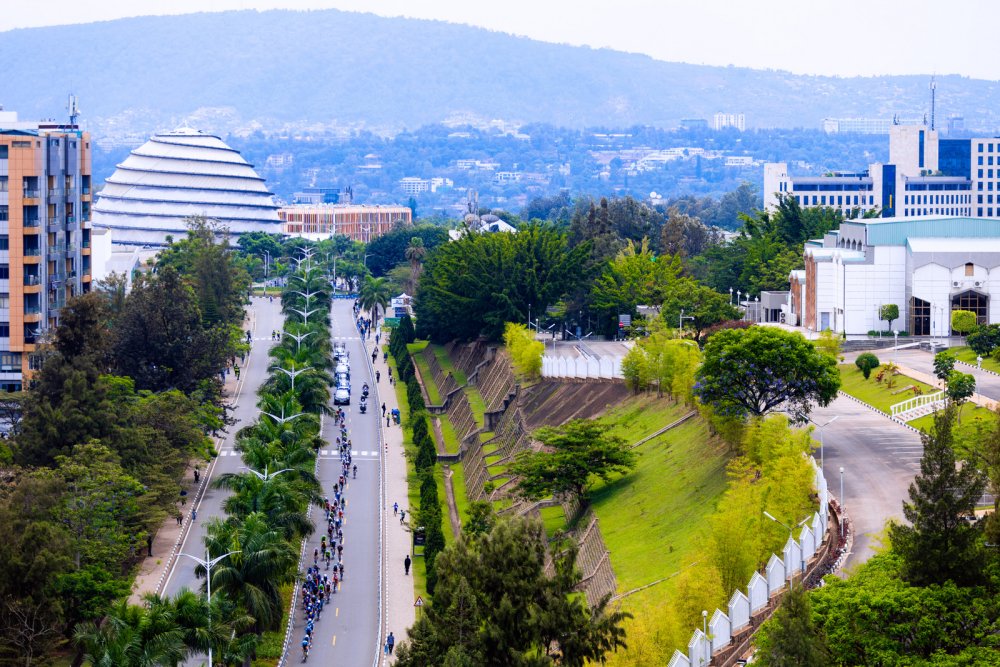 The Rwanda Environment Management Authority (REMA) has announced that the temporary closure of major roads during the UCI Road World Championships in Kigali decreased air pollution by 45%.