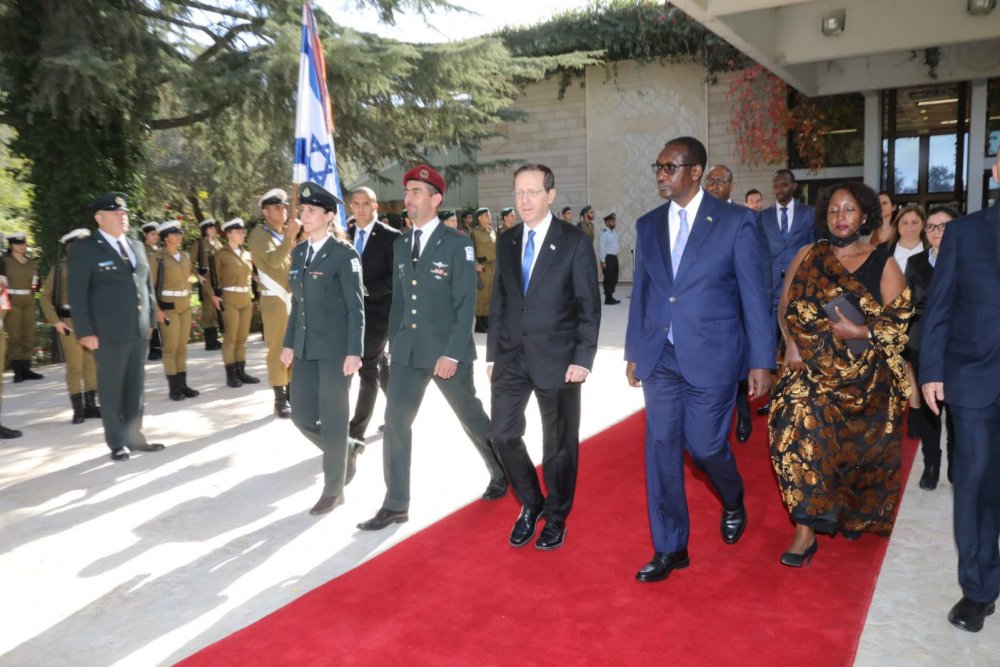 Amb. Gatera was welcomed by President Isaac Herzog. 