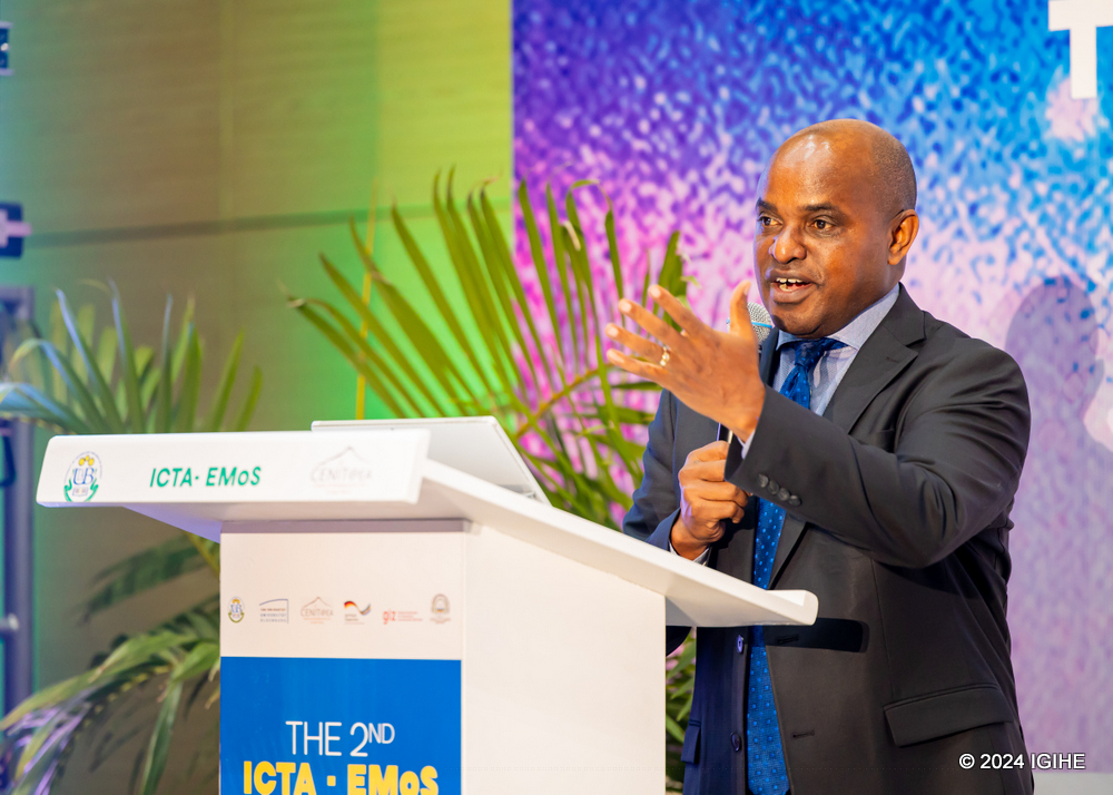 Engineer Pascal Gatabazi, Chief Technical Advisor at the Ministry of Education, underscored how technology has already become an integral part of everyday life, necessitating a shift in traditional practices.