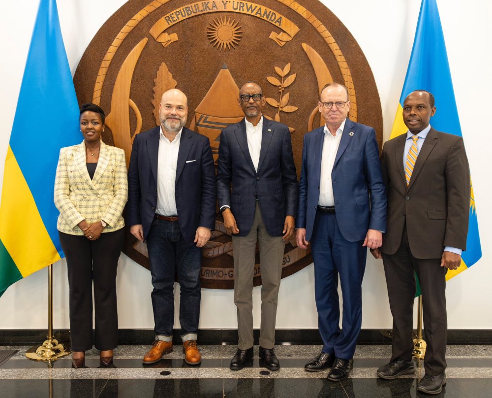 President Paul Kagame has received Anders Holch Povlsen, the Founder and CEO of Bestseller, and Prof. Flemming Besenbacher, Chairman of Unleash at Urugwiro Village.
