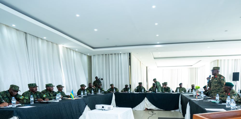 RDF and UPDF gathered in Musanze to discuss strategies to tackle border security issues.