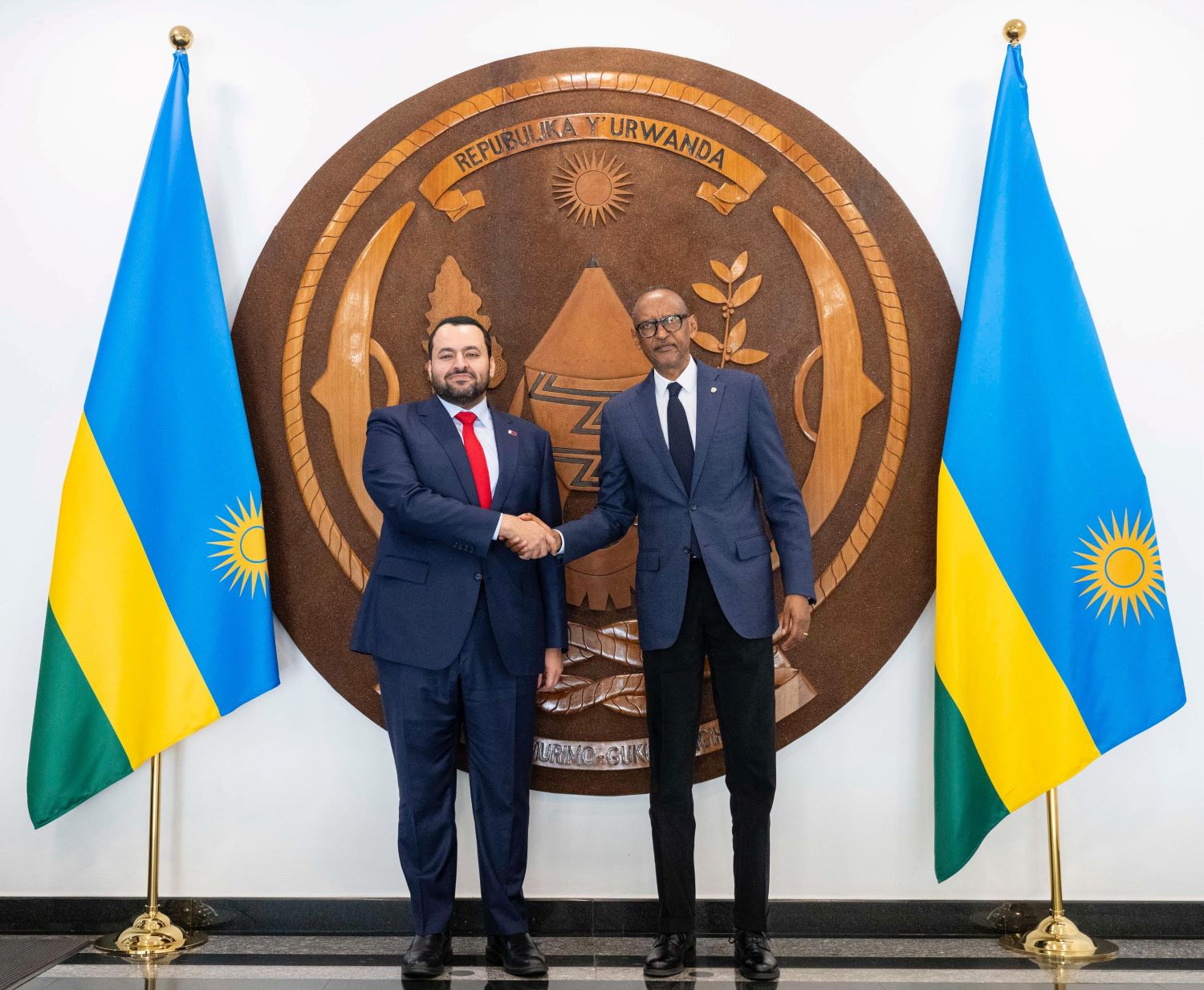 President Paul Kagame hosted Qatar’s Minister of State in the Ministry of Foreign Affairs, Dr. Mohammed bin Abdulaziz Al-Khulaifi, at Urugwiro Village on Friday to discuss bilateral relations and regional developments.  