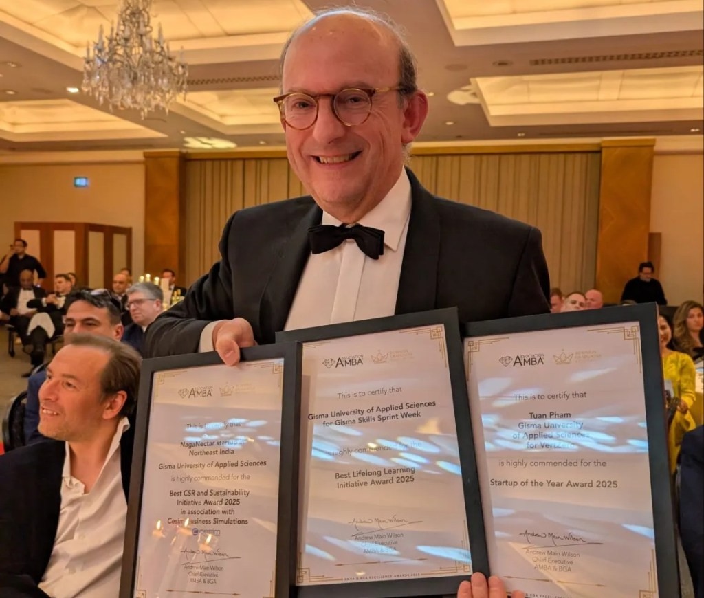 Prof. Dr. Ramon O’Callaghan, President of Gisma, celebrating Gisma’s recognition at the AMBA & BGA Excellence Awards.