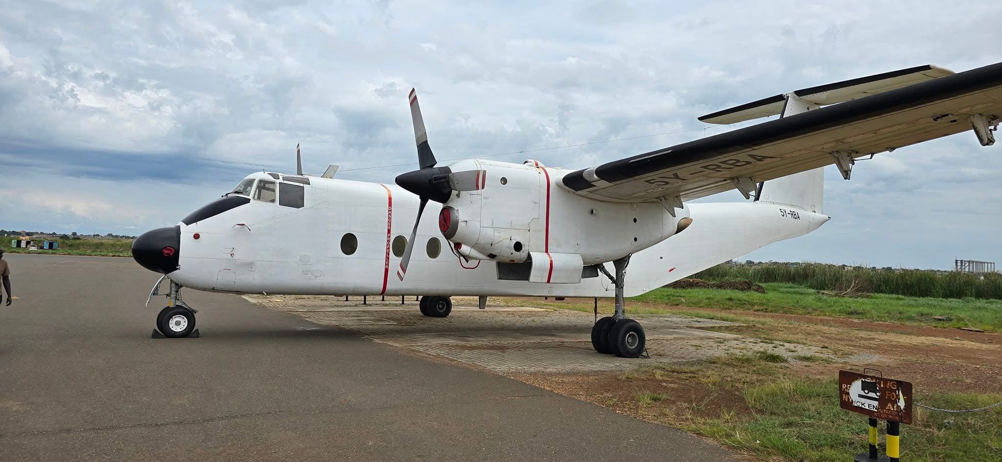 The aircraft, a De Havilland Canada DHC-5 Buffalo with registration 5Y-RBA, went missing en route to Mogadishu and was last tracked over Jasiira Beach before losing contact.