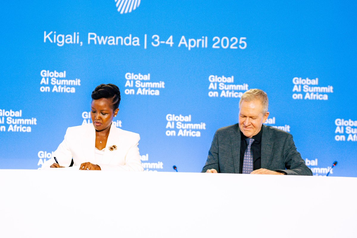 The MoU to establish the Rwanda Artificial Intelligence Scaling Hub was signed by Paula Ingabire, Minister of ICT and Innovation, and Dr. Trevor Mundel, President of Global Health at the Gates Foundation.