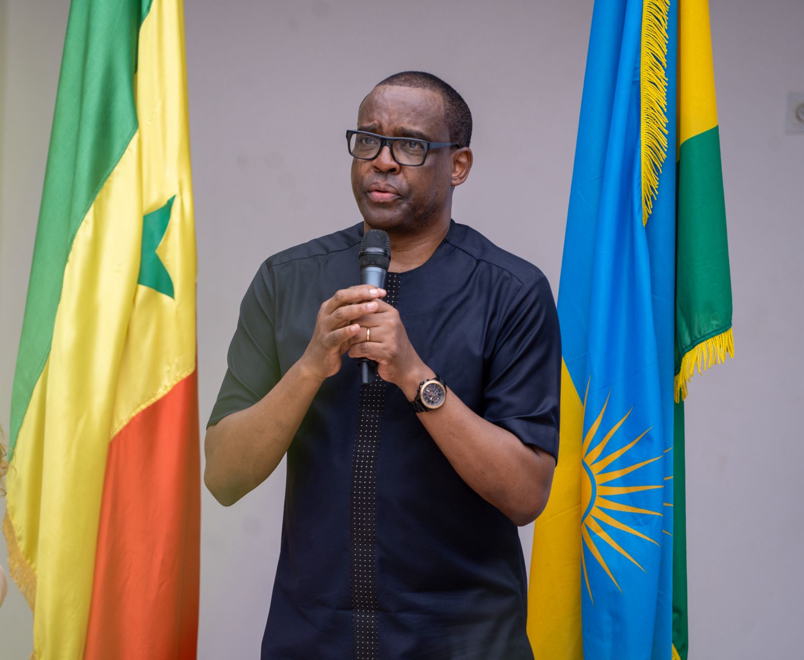 Jean-Pierre Karabaranga, the Ambassador of Rwanda to Senegal, makes his remarks during the meeting.
