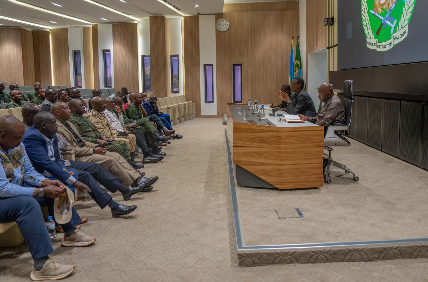 Addressing students and faculty of the Senior Command and Staff Course (SCSC), Intake 13, at RDF Headquarters in Kimihurura on Saturday, April 19, Gen (Rtd) Kabarebe emphasised that Rwanda’s national security continues to depend on the RDF’s enduring spirit of readiness and resilience.