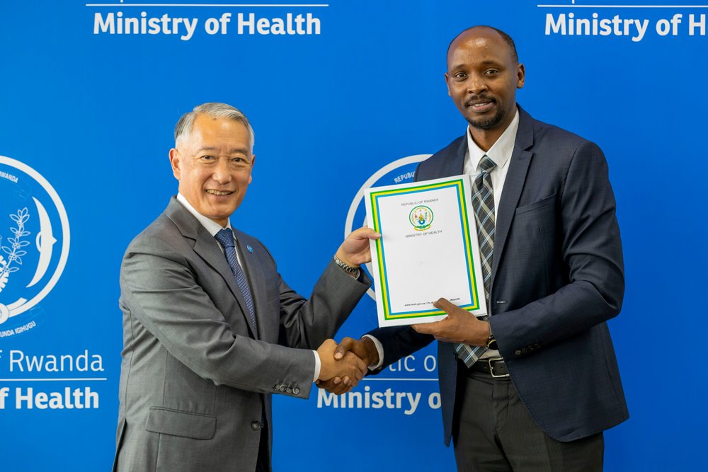 The agreement to establish the office in Rwanda was signed Rwanda’s Minister of Health, Dr. Sabin Nsanzimana, and the Director General of IVI, Dr. Jerome H. Kim