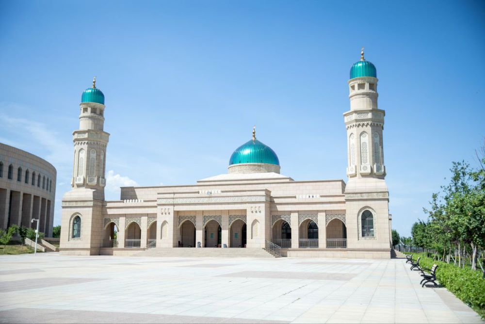 The Xinjiang Islamic Institute, with its main campus and eight branch locations throughout the province, serves as a key center for Islamic education in Xinjiang.