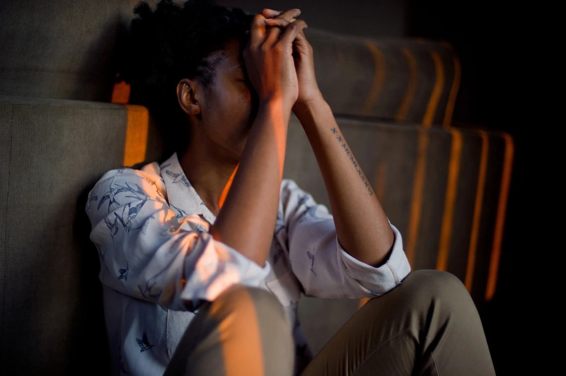 As much as the five stages of grief—denial, anger, bargaining, depression, and acceptance—make sense in books, in real life, it’s a mess. A complete, confused gatogo. Some cry. Some clean. Some go silent.