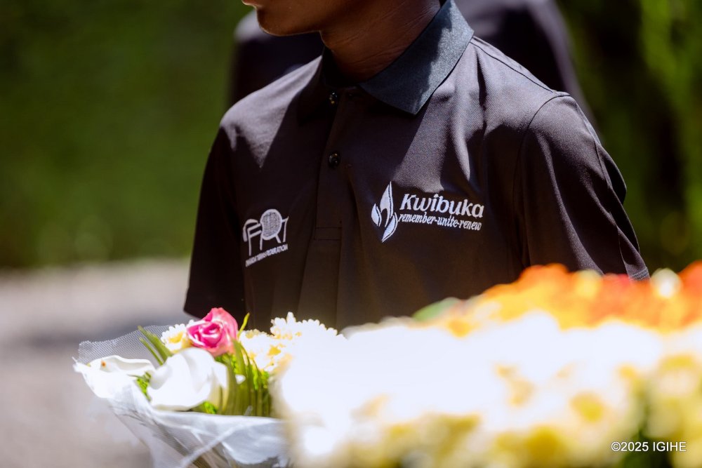 Tennis players carried wreaths to honor Genocide victims.