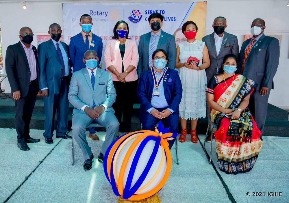 Rotary club members in a group photo after installing the new President of Kigali Virunga.  o 